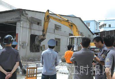 供應拆除廢舊廠房、酒店賓館室內外裝潢與廣告牌拆除工程 昆山與蘇州專業服務解析